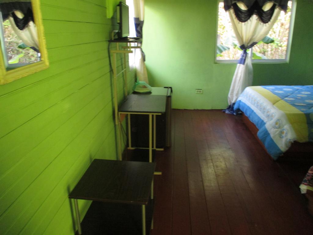 Hotel Flemming Tree Providencia Island Zewnętrze zdjęcie